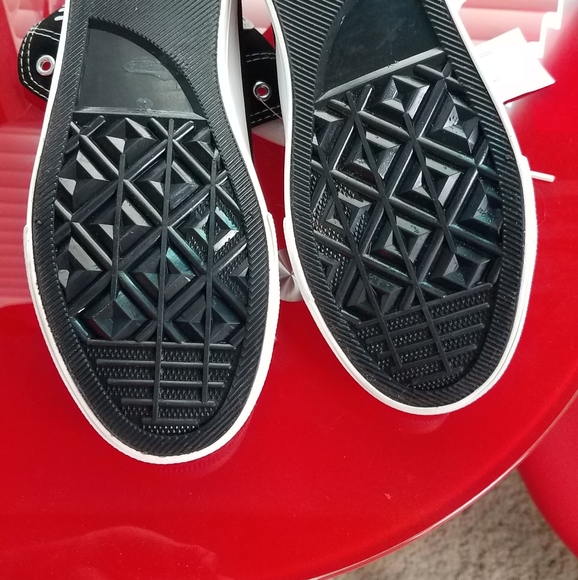 Shoes - Picture 2 of 6